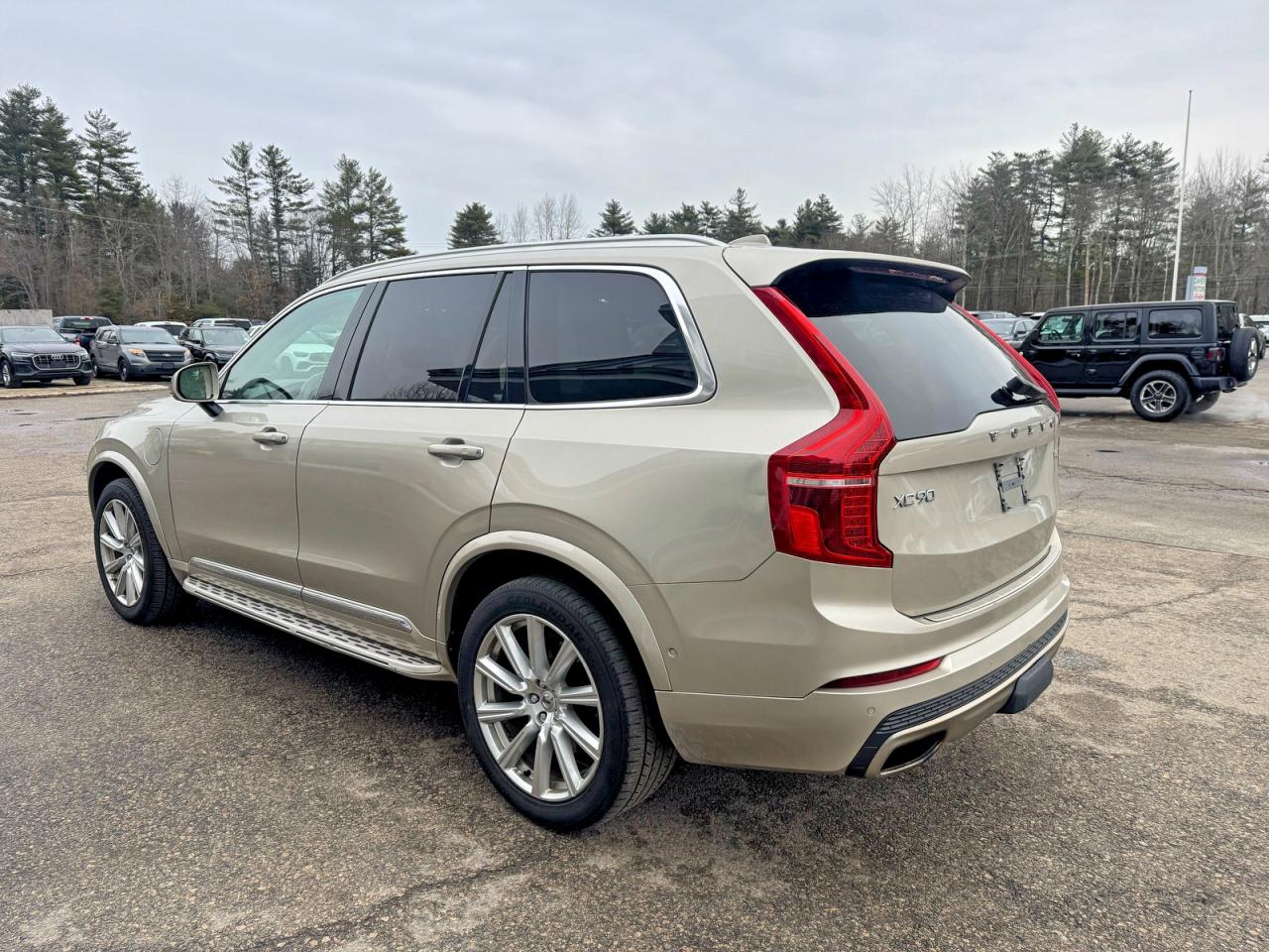 2016 VOLVO XC90