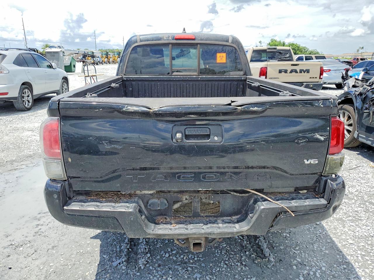 2017 TOYOTA TACOMA