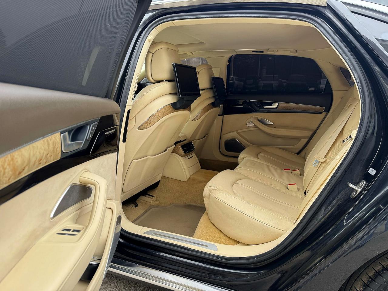 2011 AUDI A8