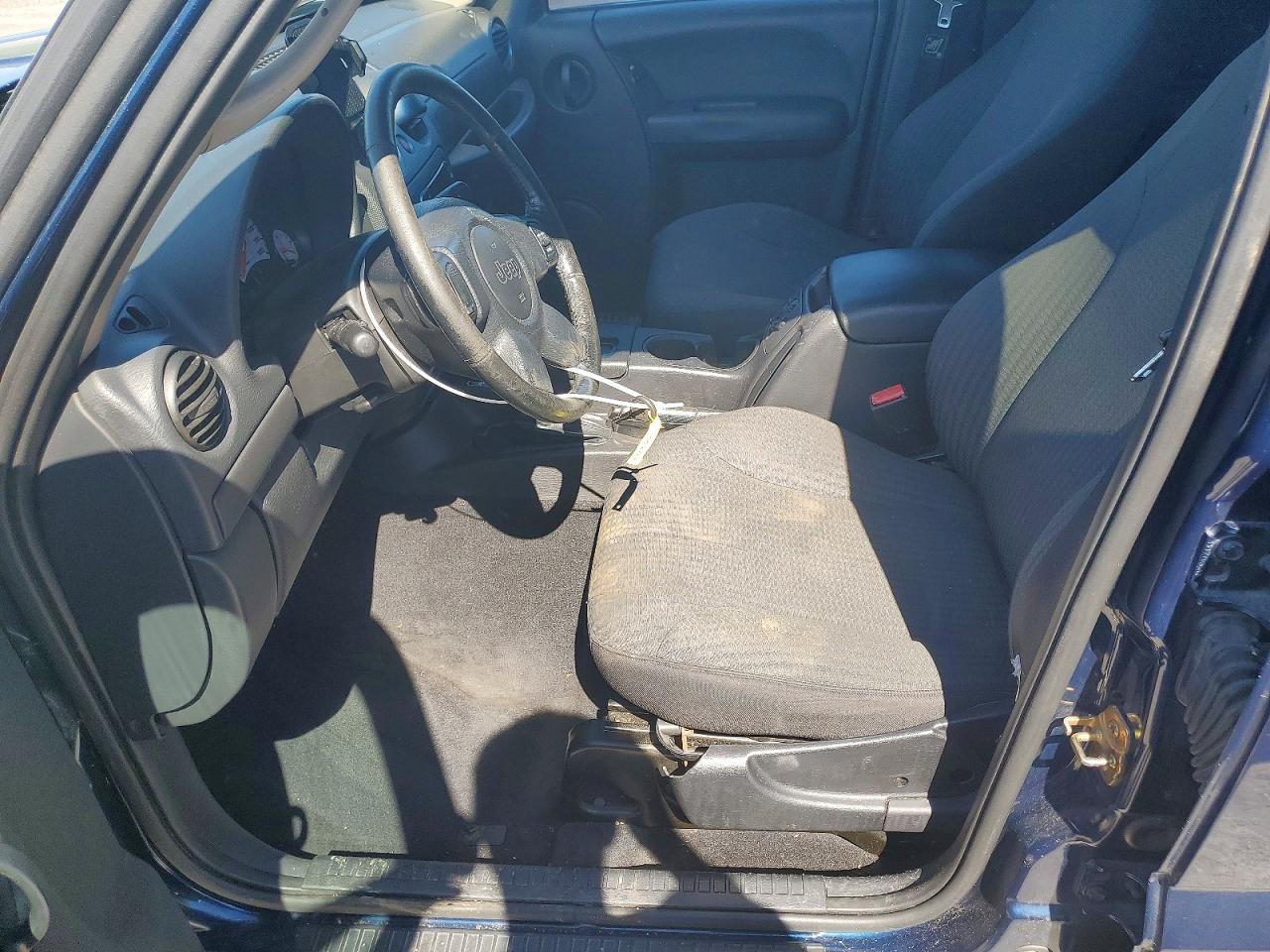 2004 JEEP LIBERTY