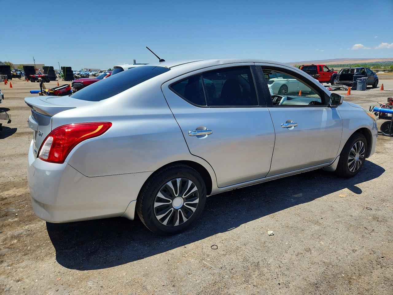2015 NISSAN VERSA