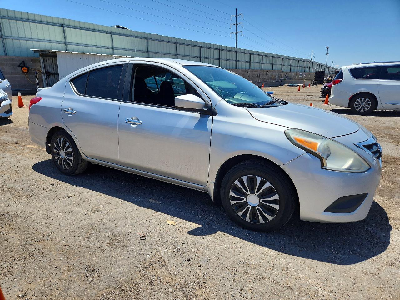 2015 NISSAN VERSA