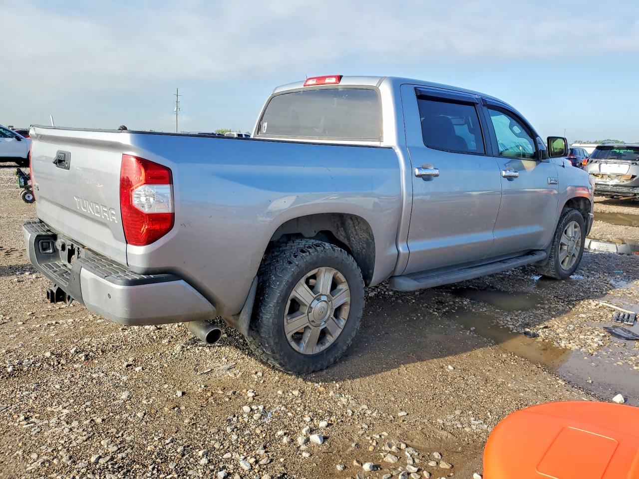 2015 TOYOTA TUNDRA