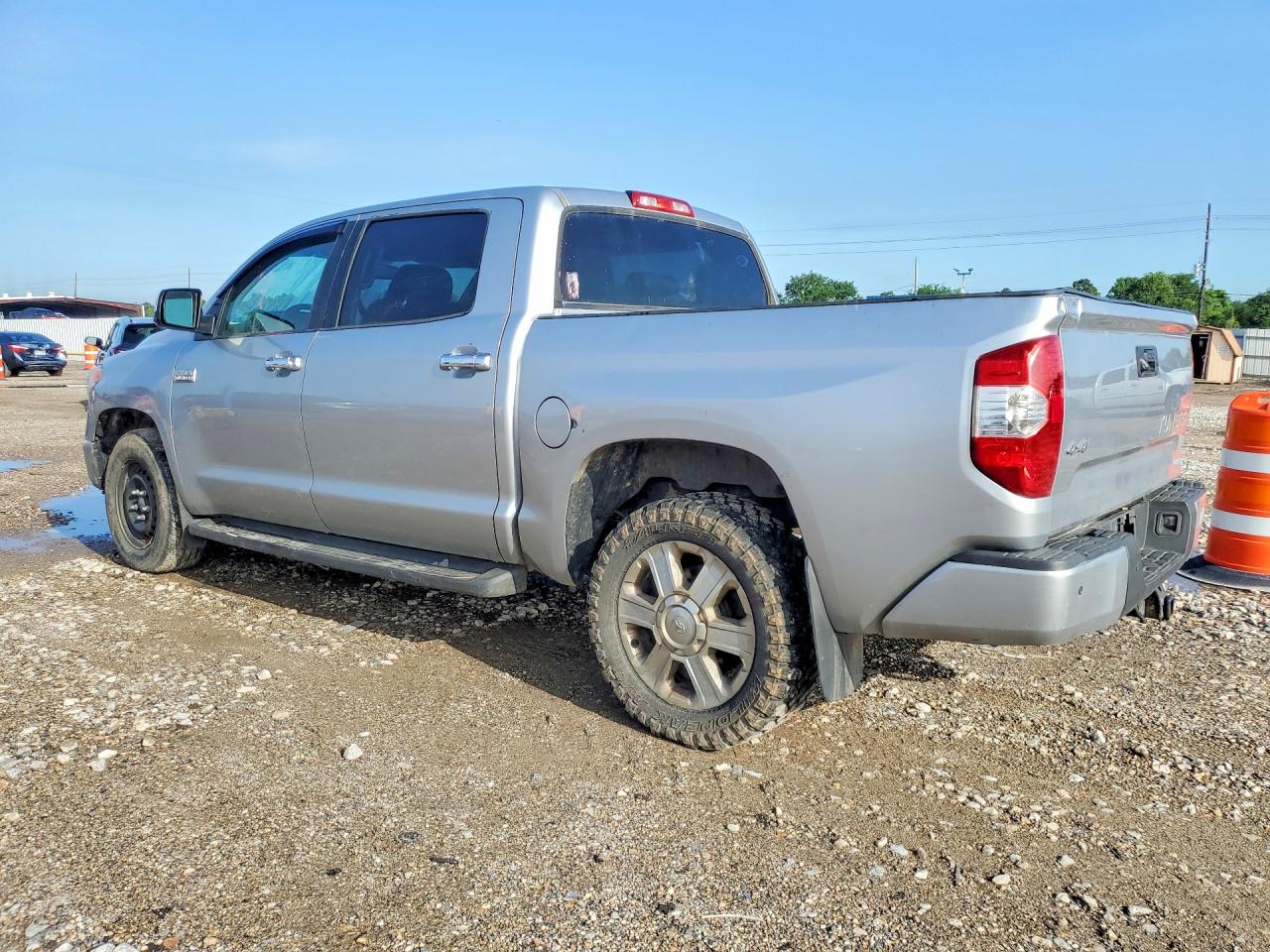 2015 TOYOTA TUNDRA