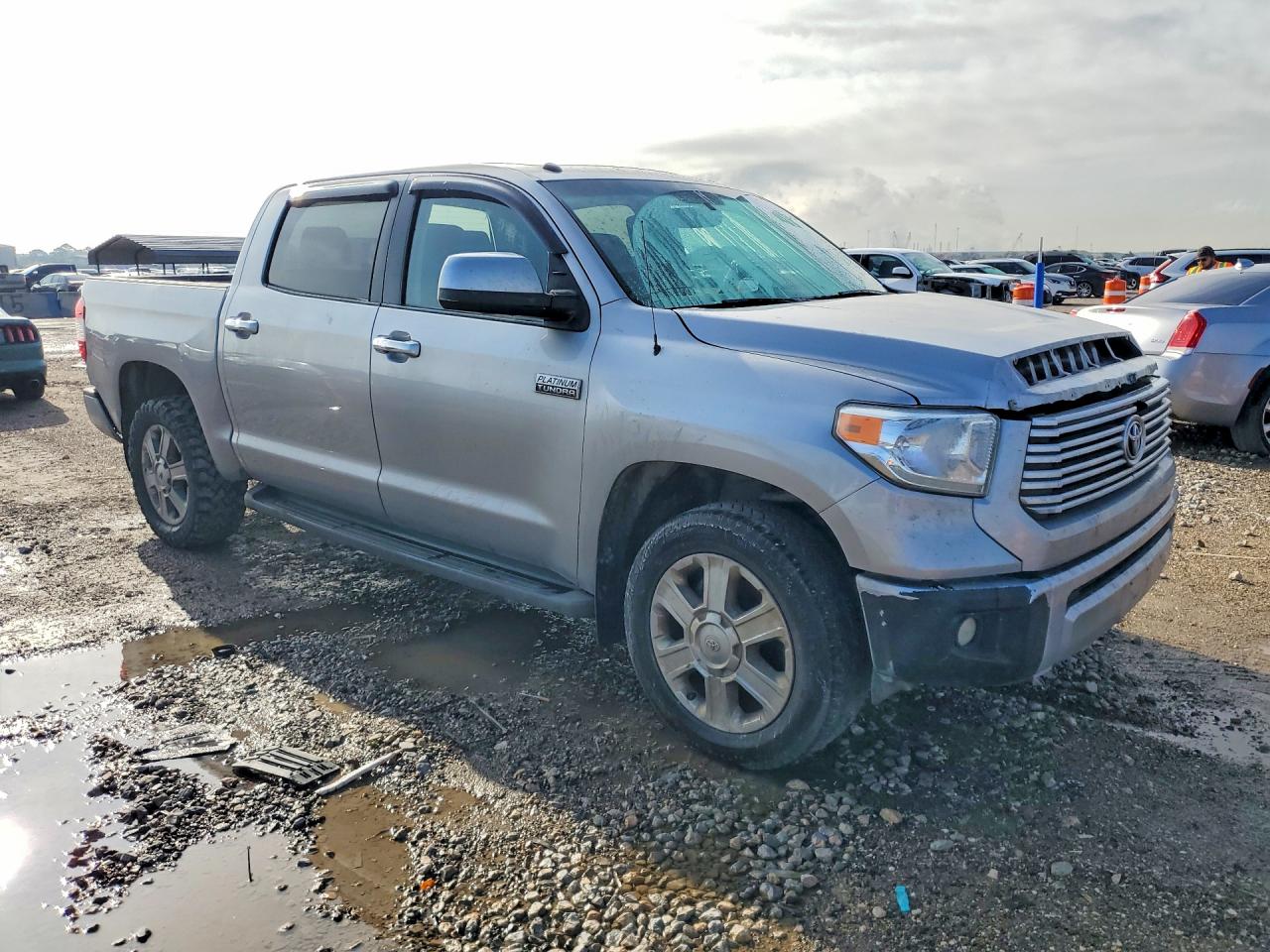 2015 TOYOTA TUNDRA