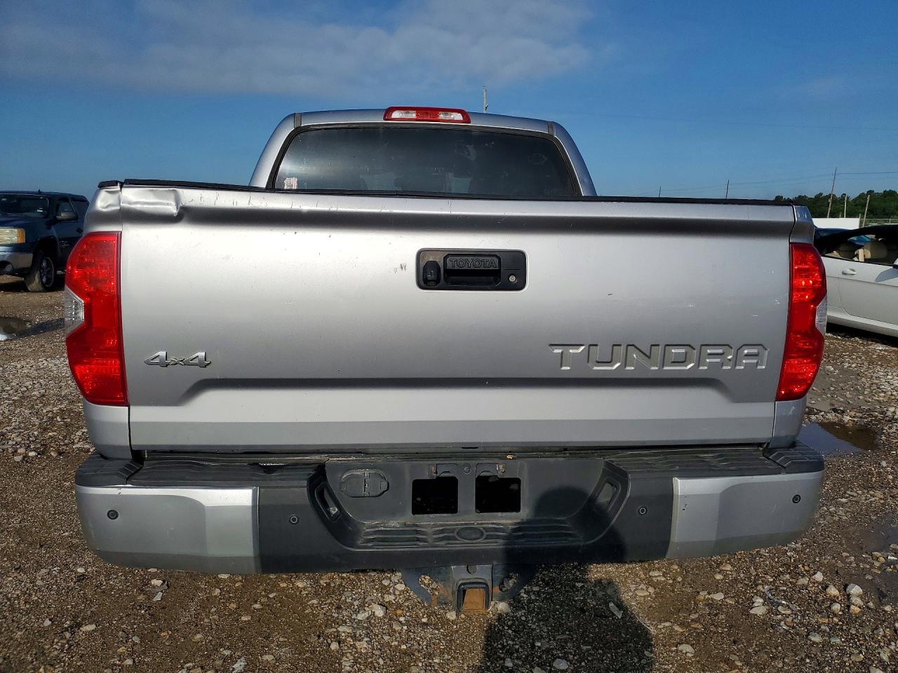 2015 TOYOTA TUNDRA