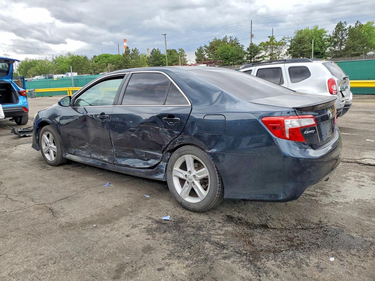 2014 TOYOTA CAMRY
