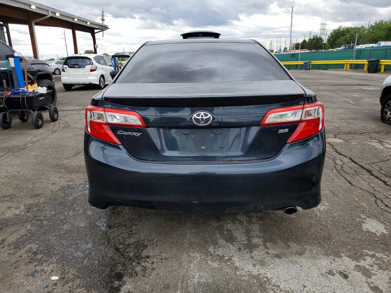 2014 TOYOTA CAMRY