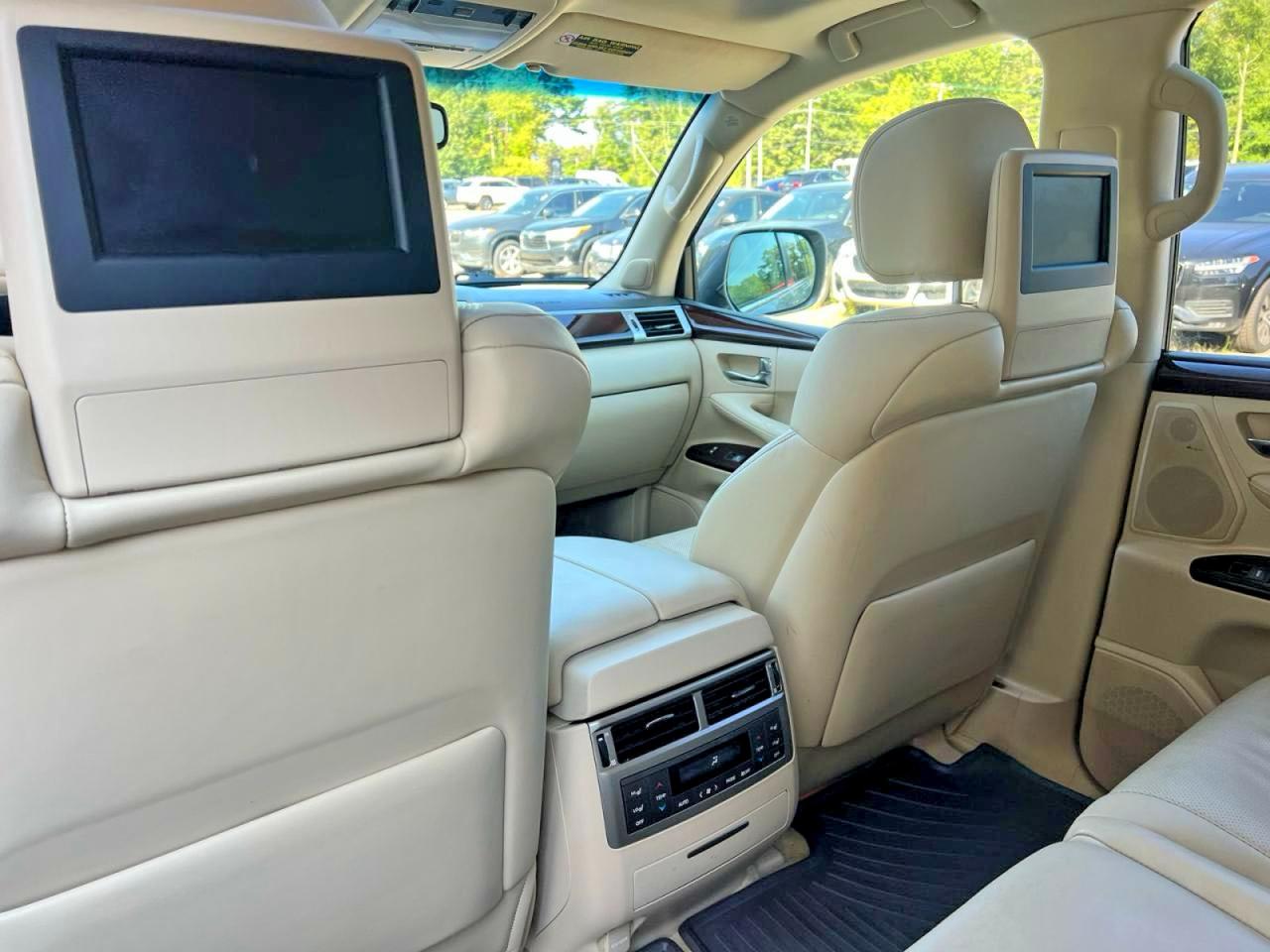 2013 LEXUS LX570