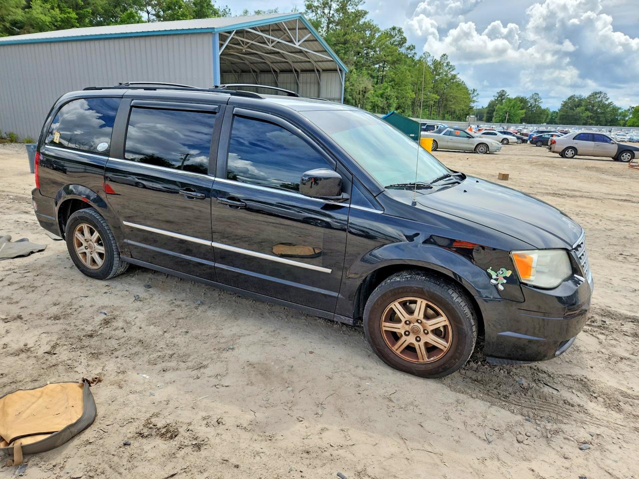 2010 CHRYSLER MINIVAN