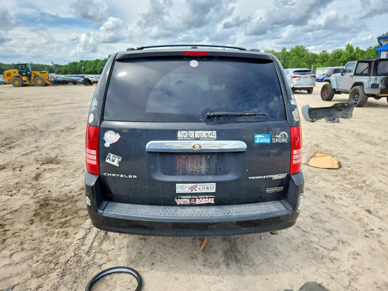 2010 CHRYSLER MINIVAN