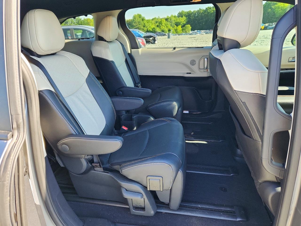 2026 TOYOTA SIENNA