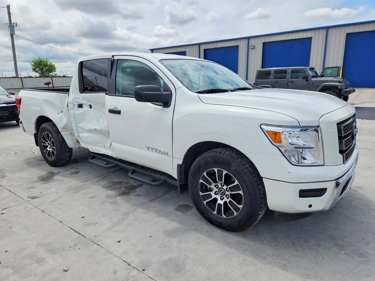 2023 NISSAN TITAN