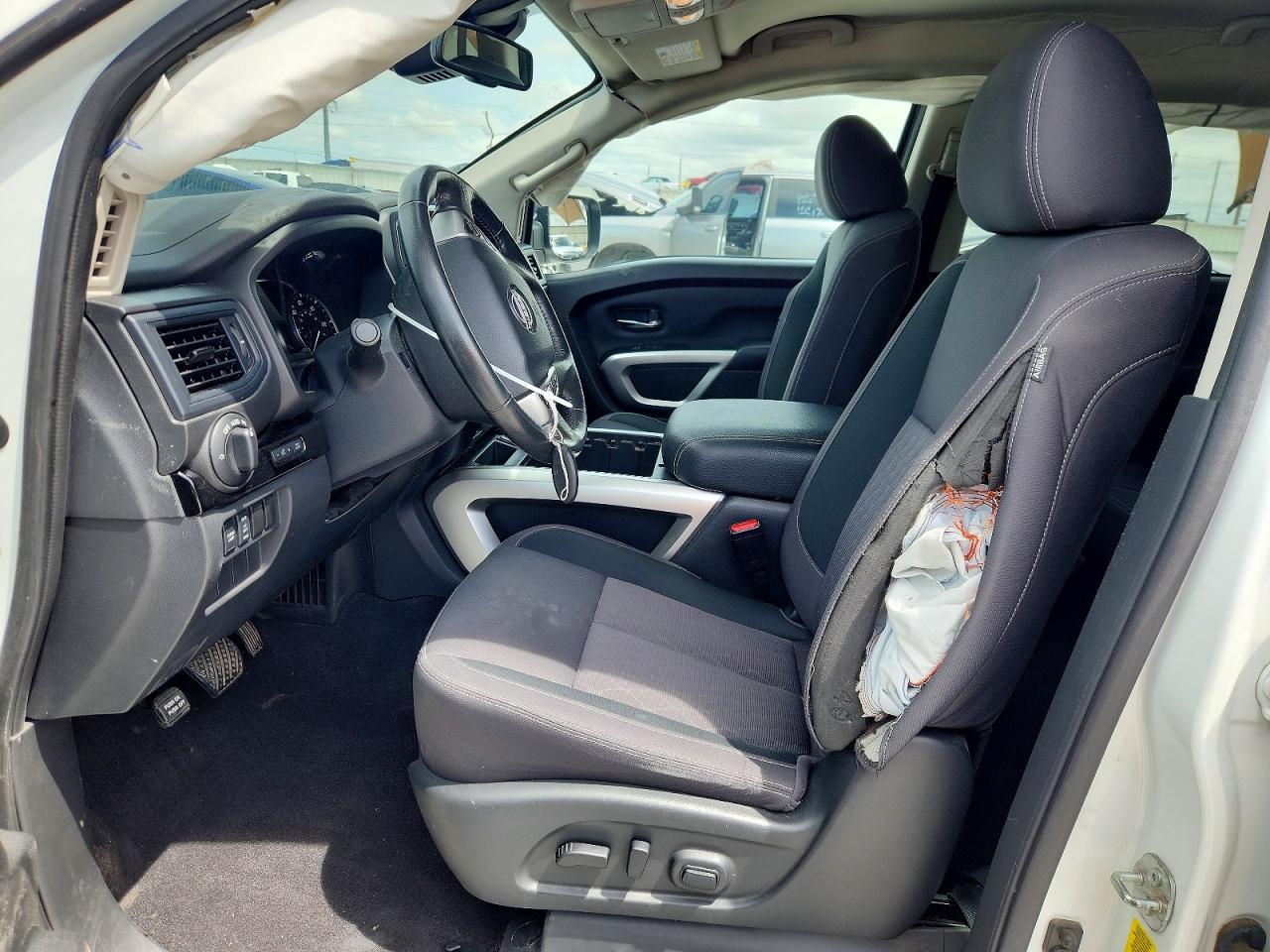 2023 NISSAN TITAN