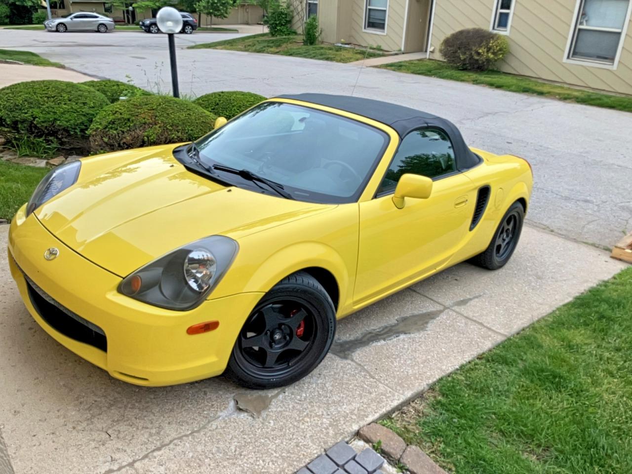 2001 TOYOTA MR2