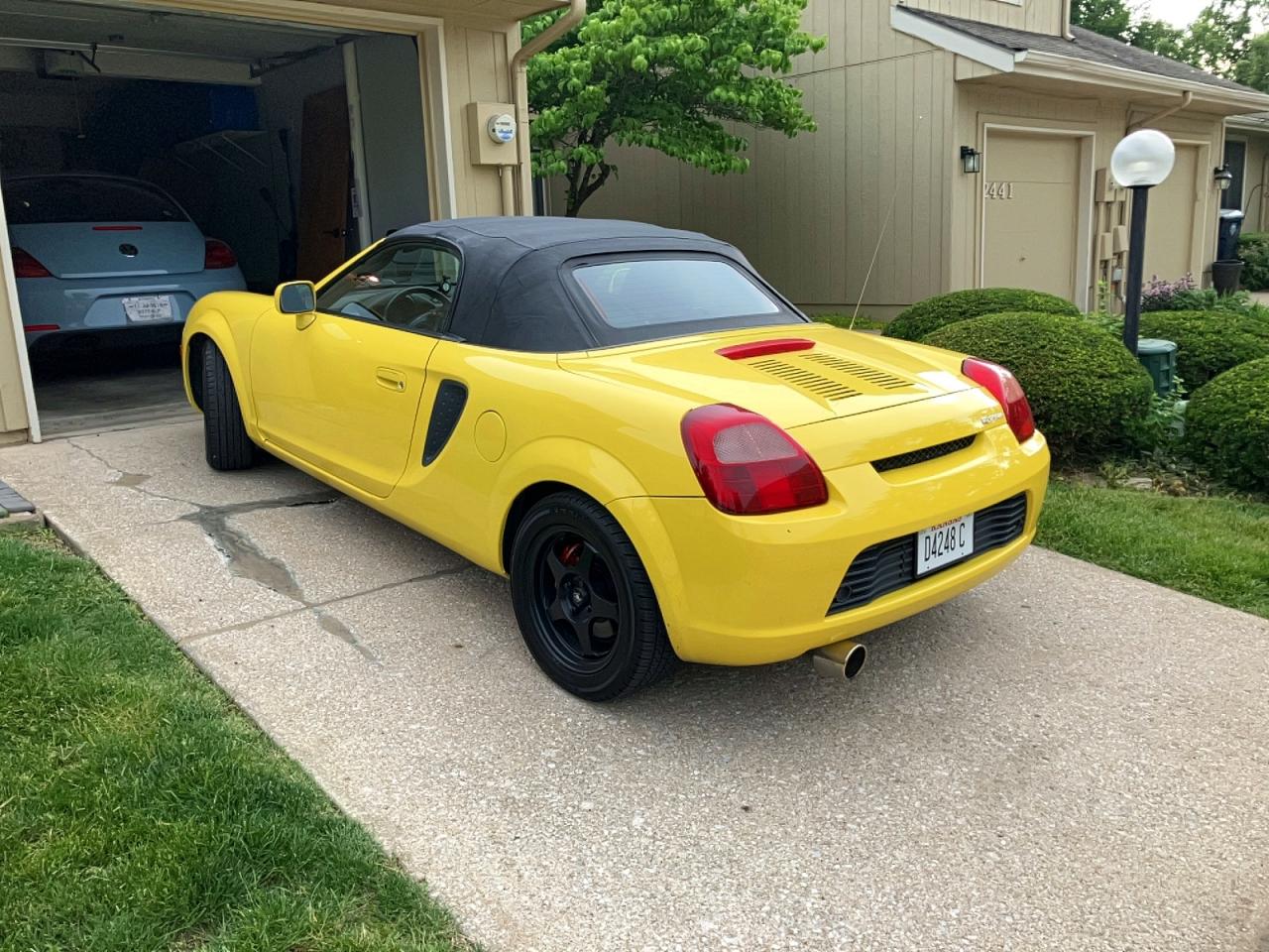 2001 TOYOTA MR2