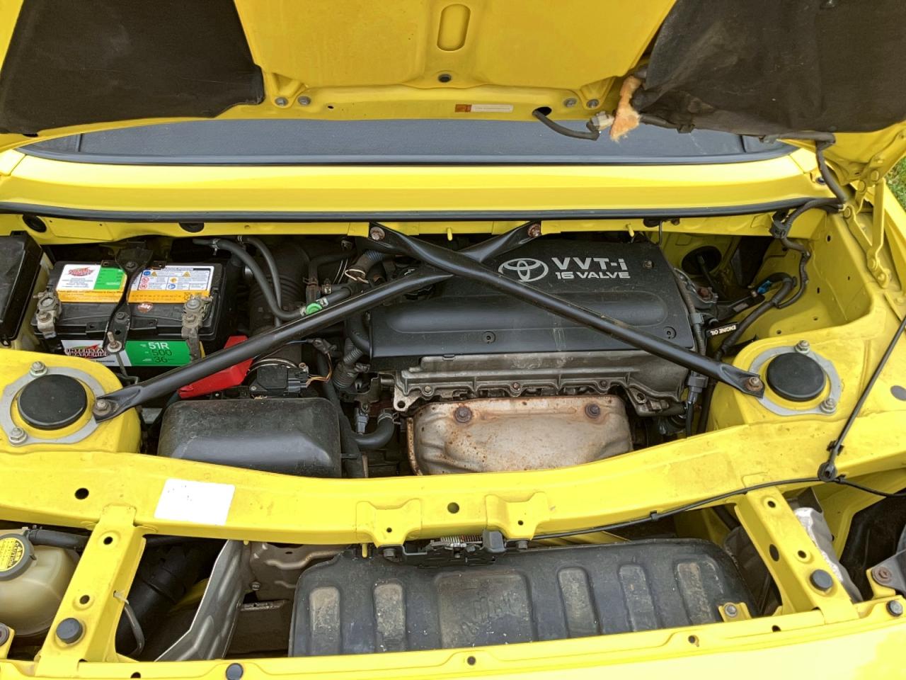 2001 TOYOTA MR2