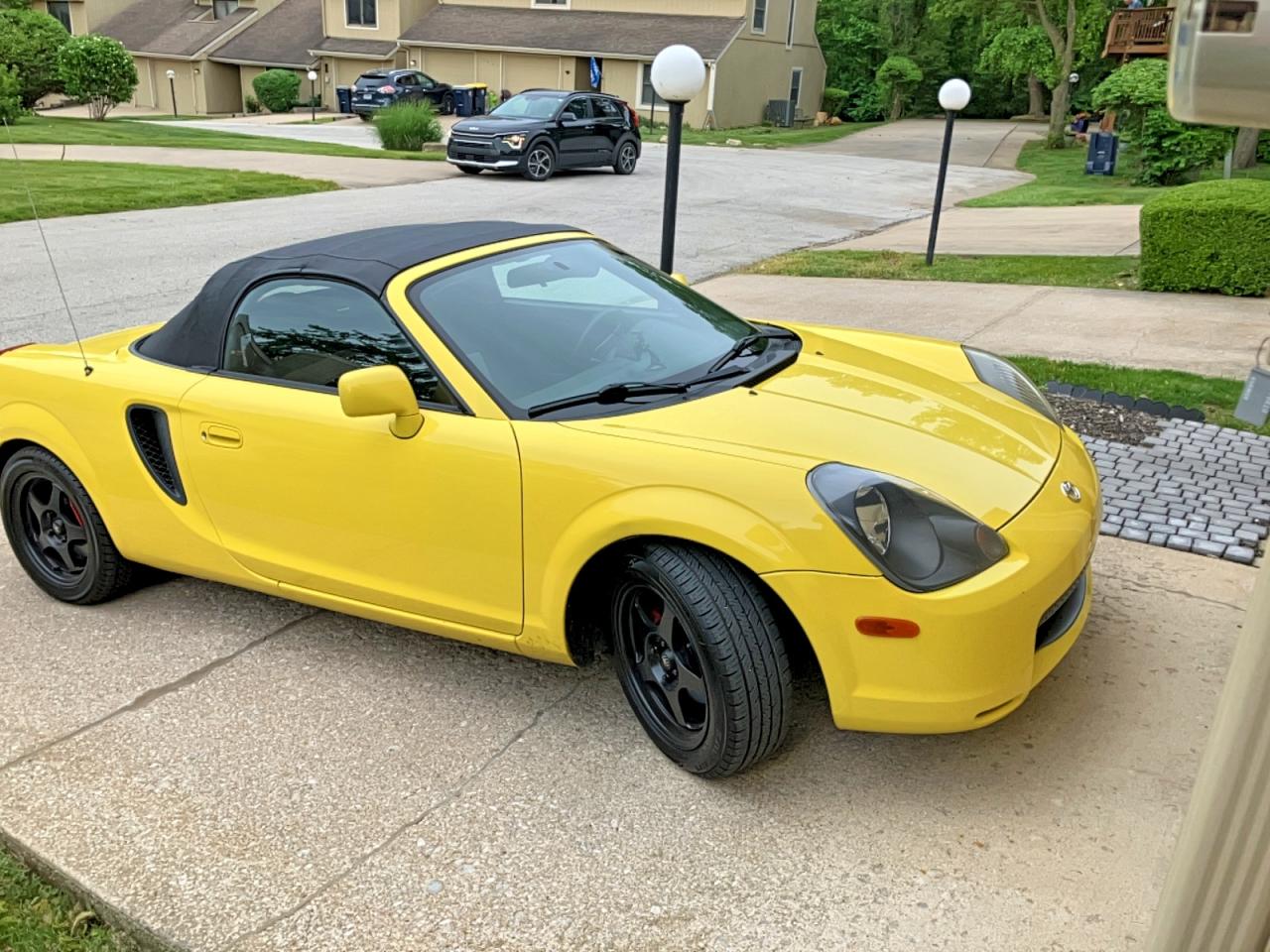 2001 TOYOTA MR2