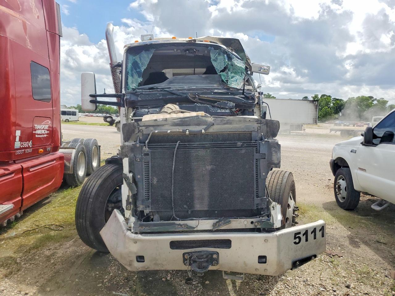 2022 KENWORTH T880
