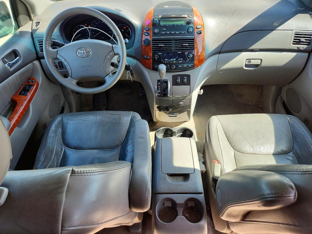 2008 TOYOTA SIENNA