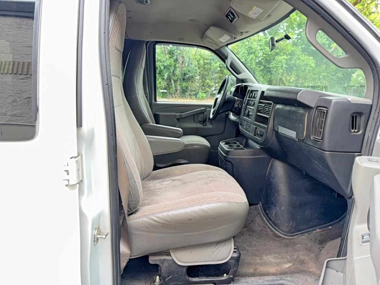 2017 CHEVROLET EXPRESS