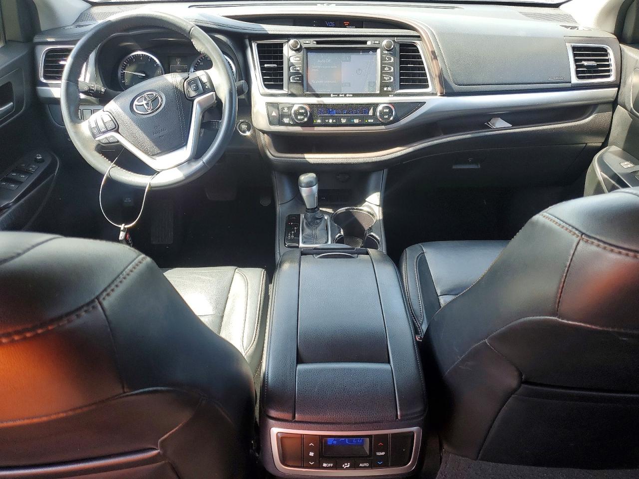2016 TOYOTA HIGHLANDER