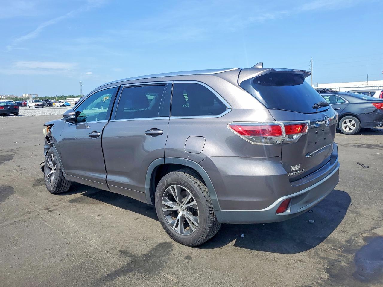 2016 TOYOTA HIGHLANDER