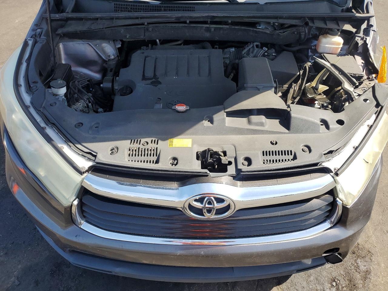 2016 TOYOTA HIGHLANDER