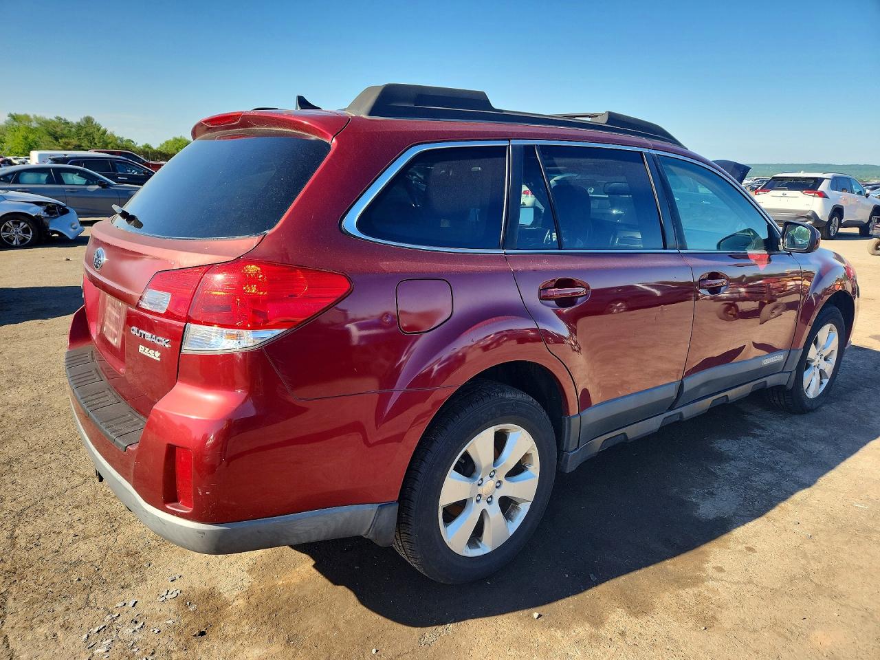 2011 SUBARU OUTBACK
