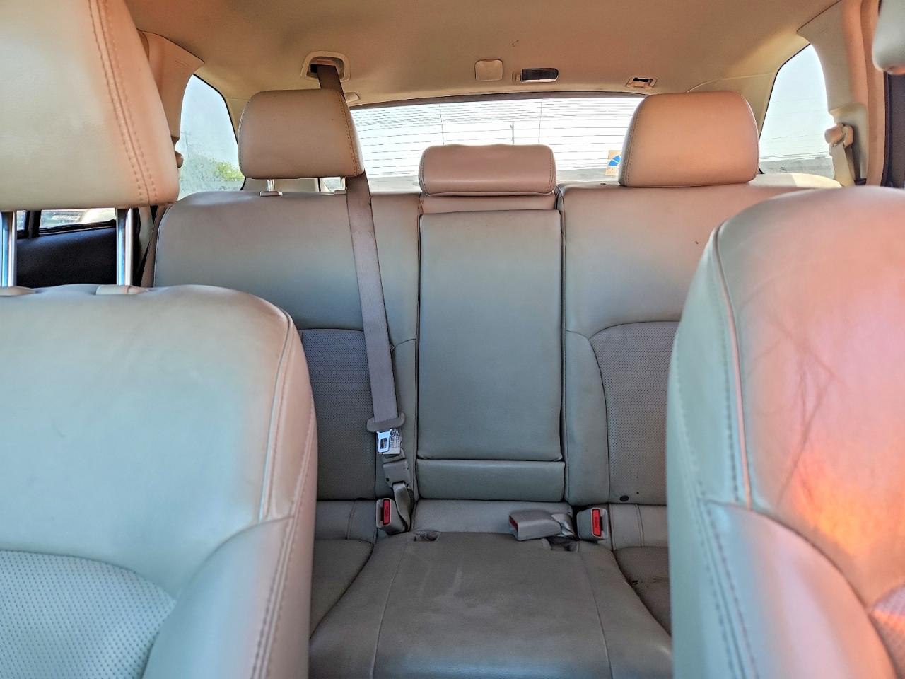 2011 SUBARU OUTBACK