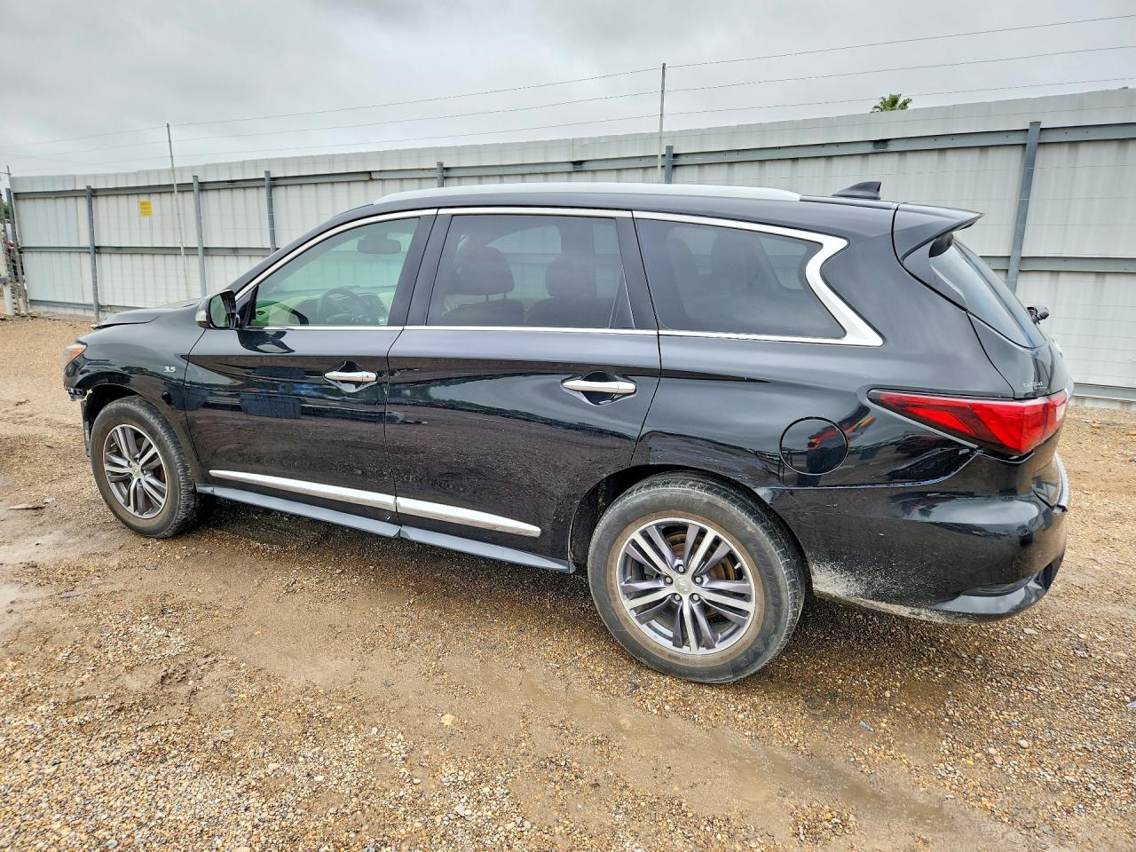 2017 INFINITI QX60 BASE