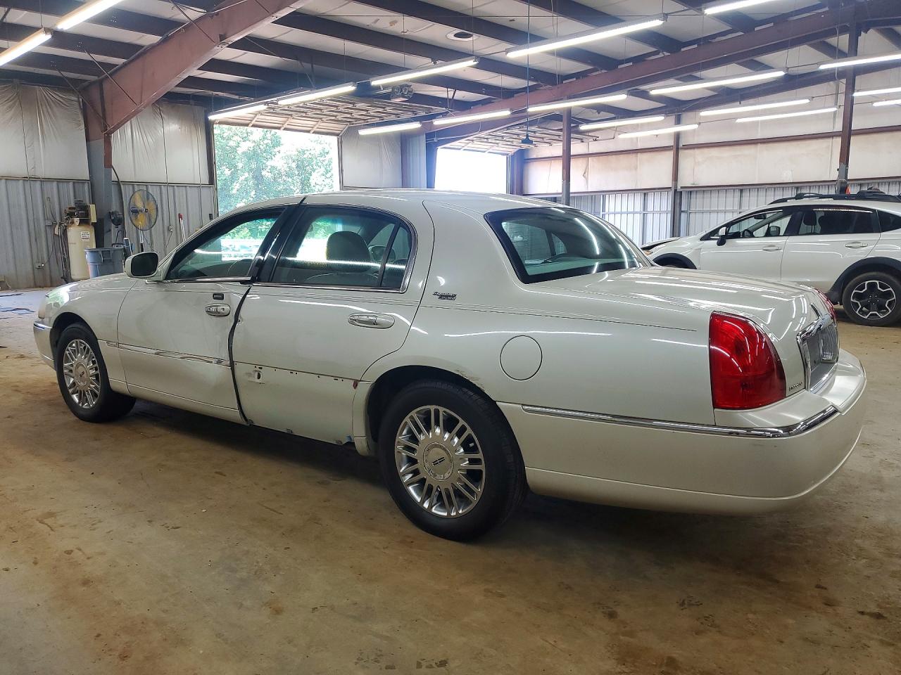 2006 LINCOLN TOWNCAR