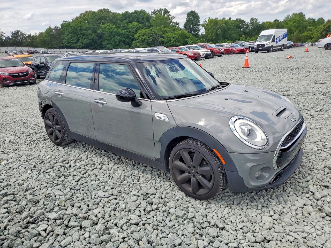 2017 MINI COOPER