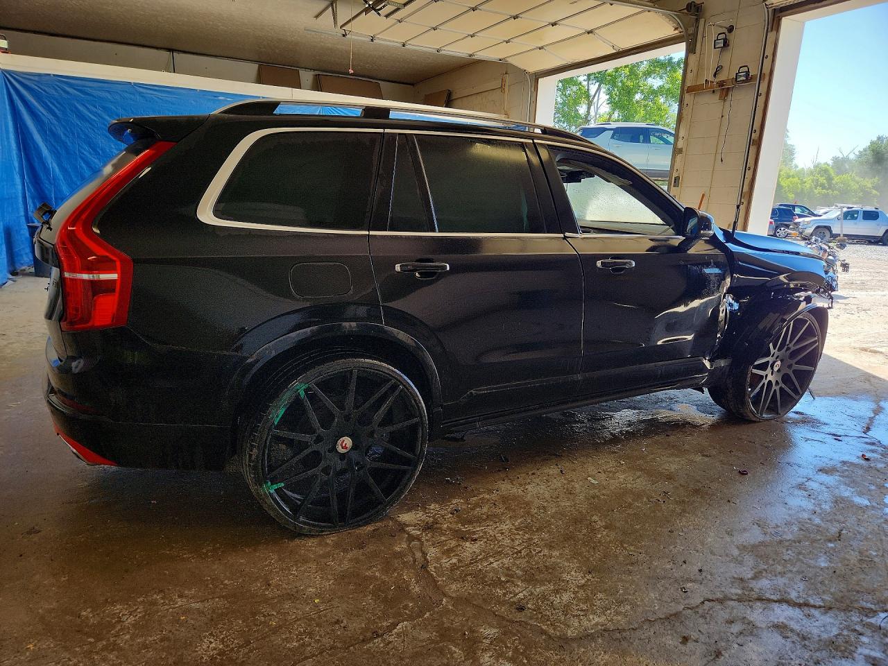 2016 VOLVO XC90