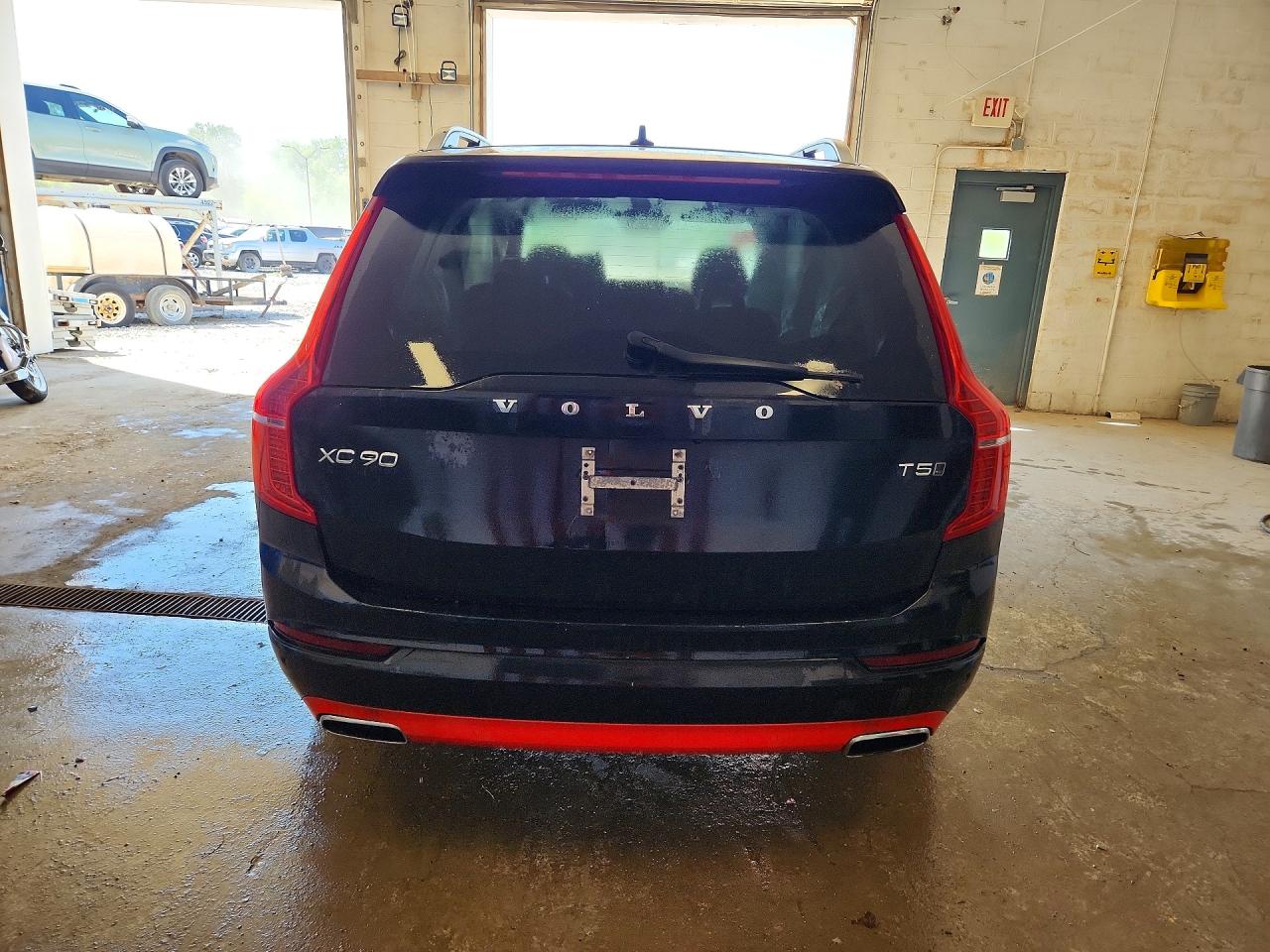 2016 VOLVO XC90