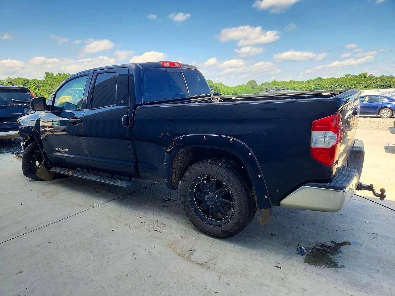 2017 TOYOTA TUNDRA