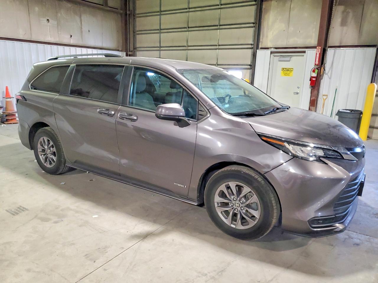 2021 TOYOTA SIENNA