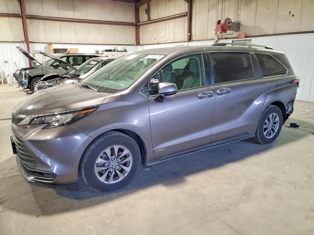 2021 TOYOTA SIENNA