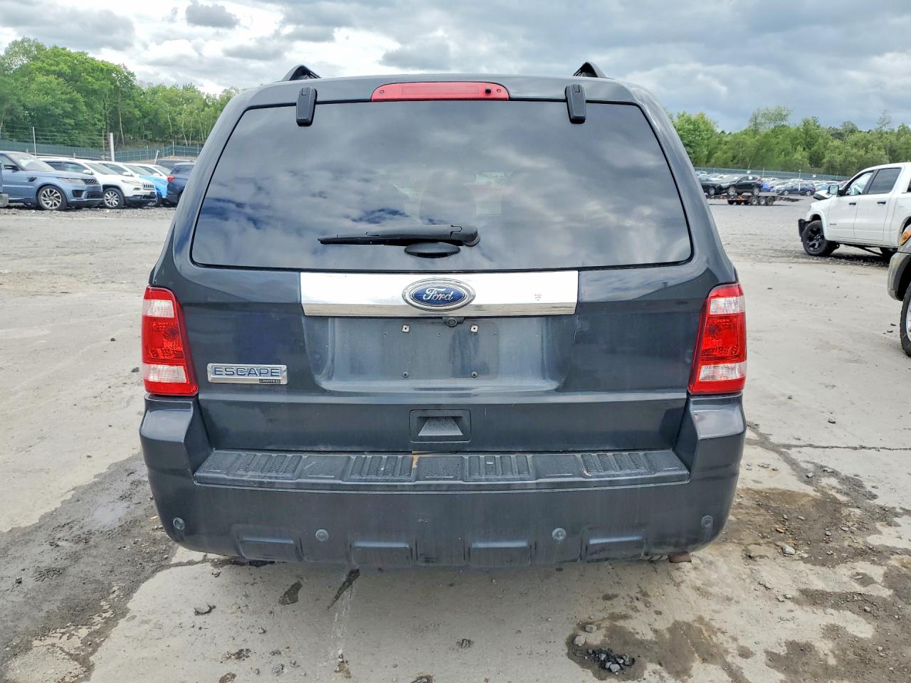 2011 FORD ESCAPE