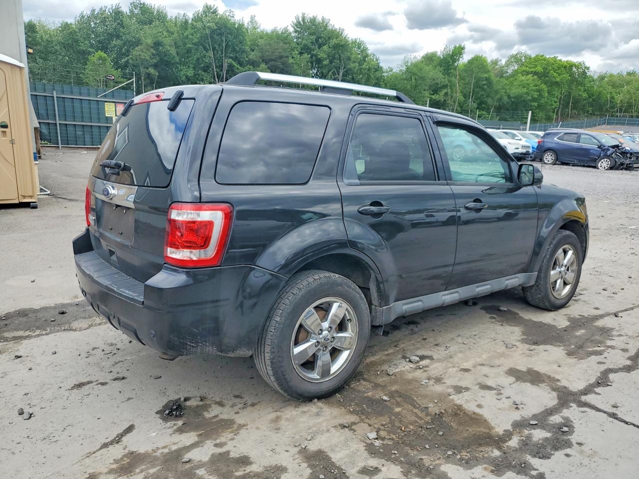 2011 FORD ESCAPE