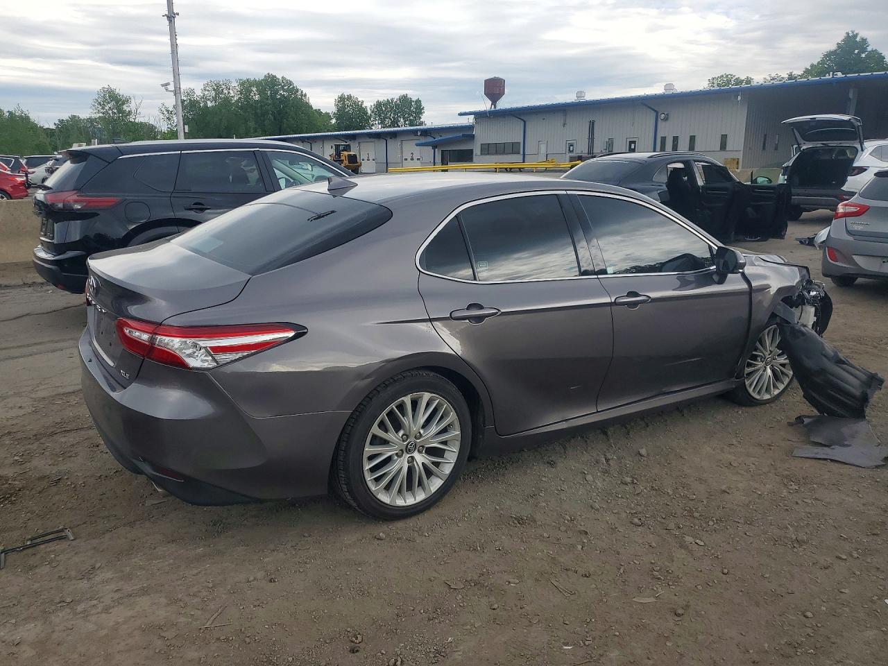 2019 TOYOTA CAMRY