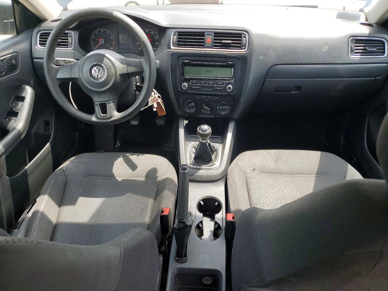 2011 VOLKSWAGEN JETTA
