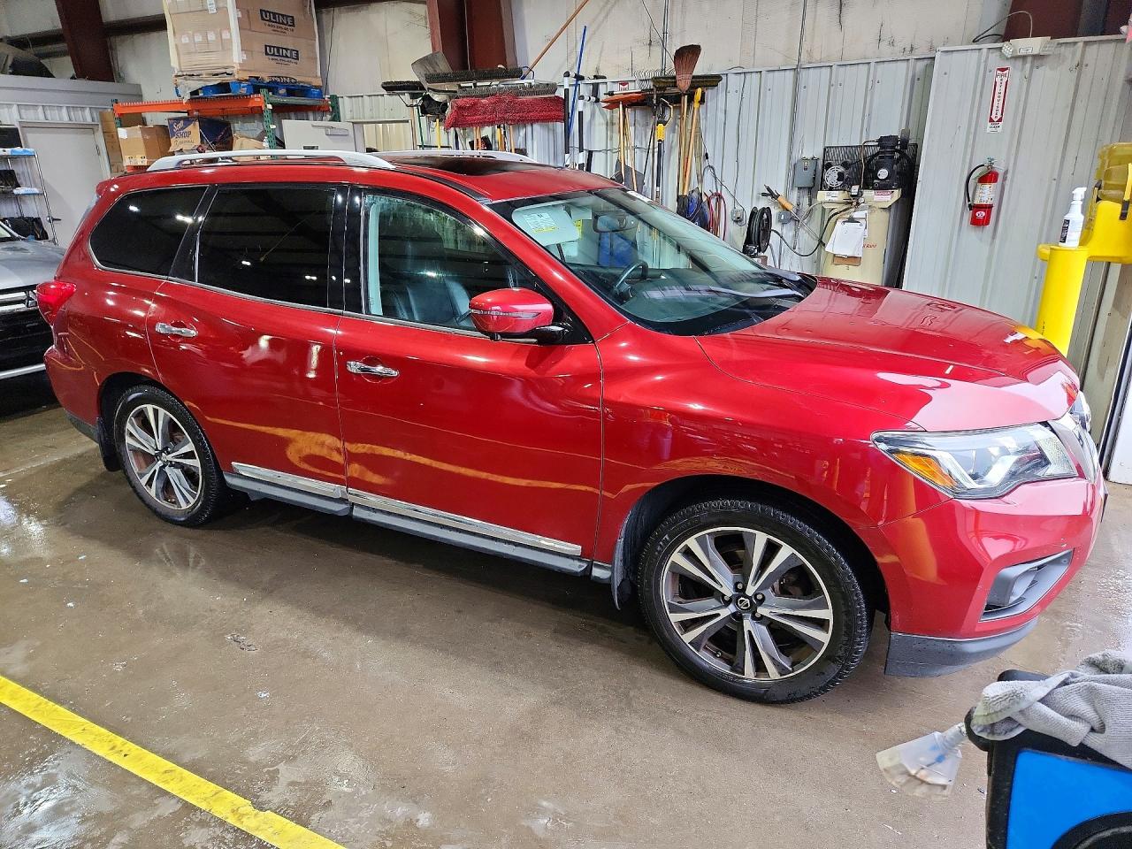 2017 NISSAN PATHFINDER