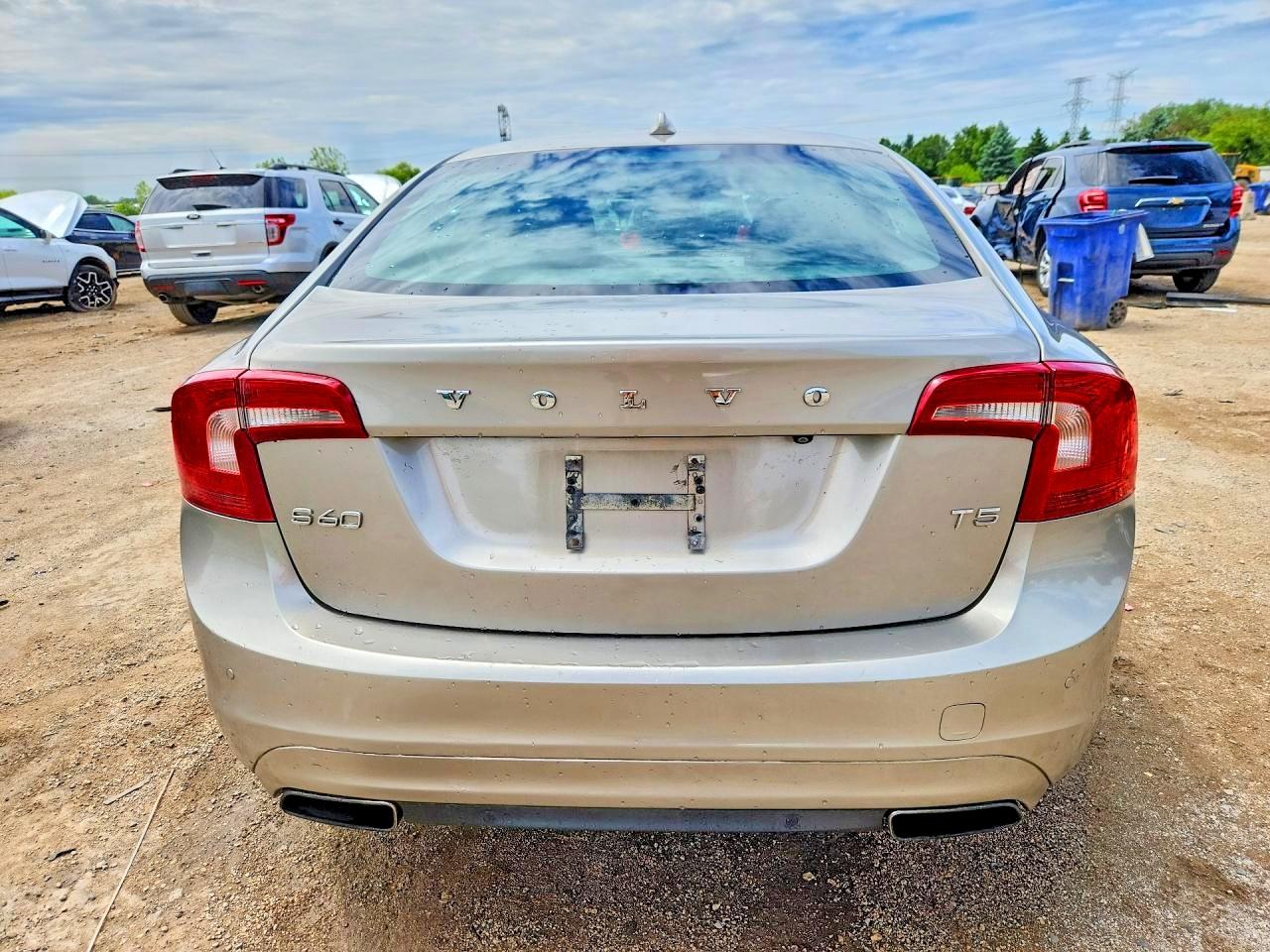 2016 VOLVO S60