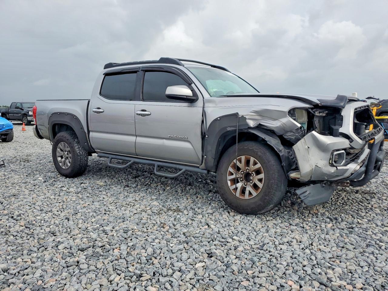 2017 TOYOTA TACOMA
