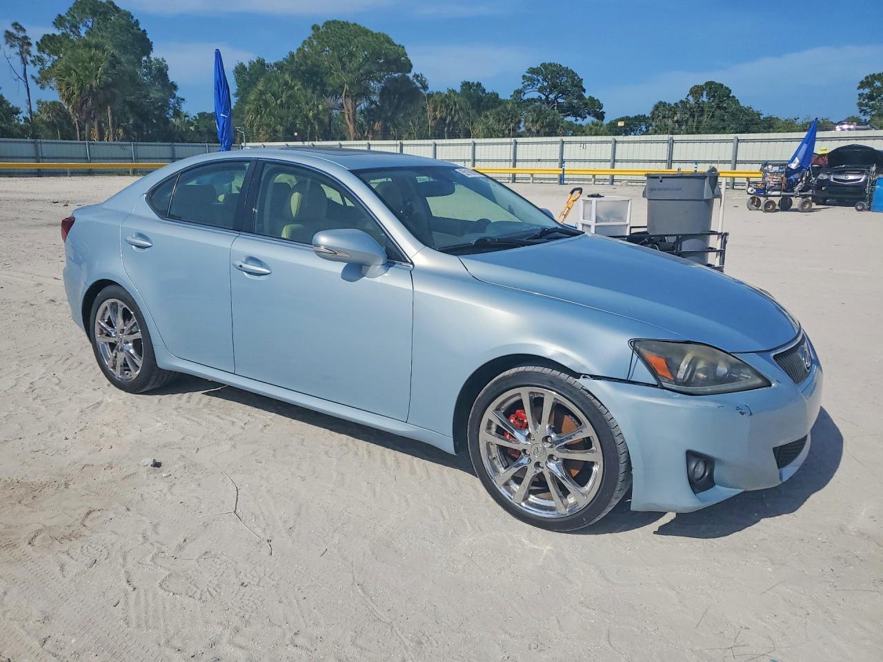 2013 LEXUS IS