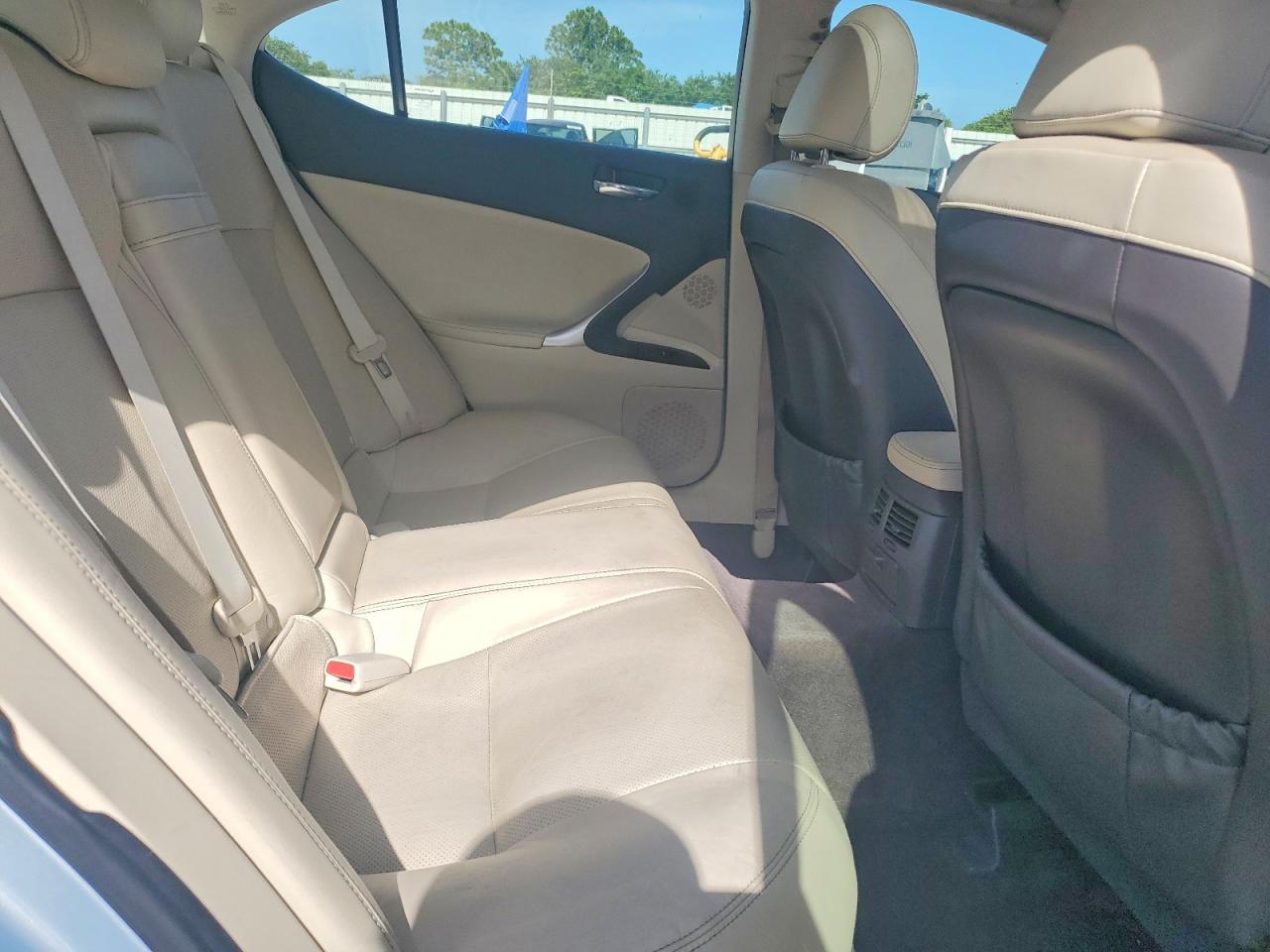 2013 LEXUS IS