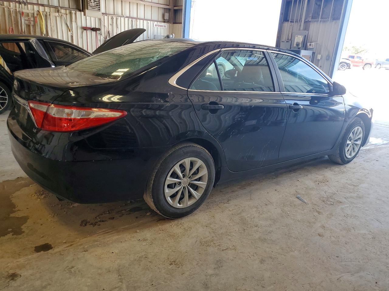 2016 TOYOTA CAMRY