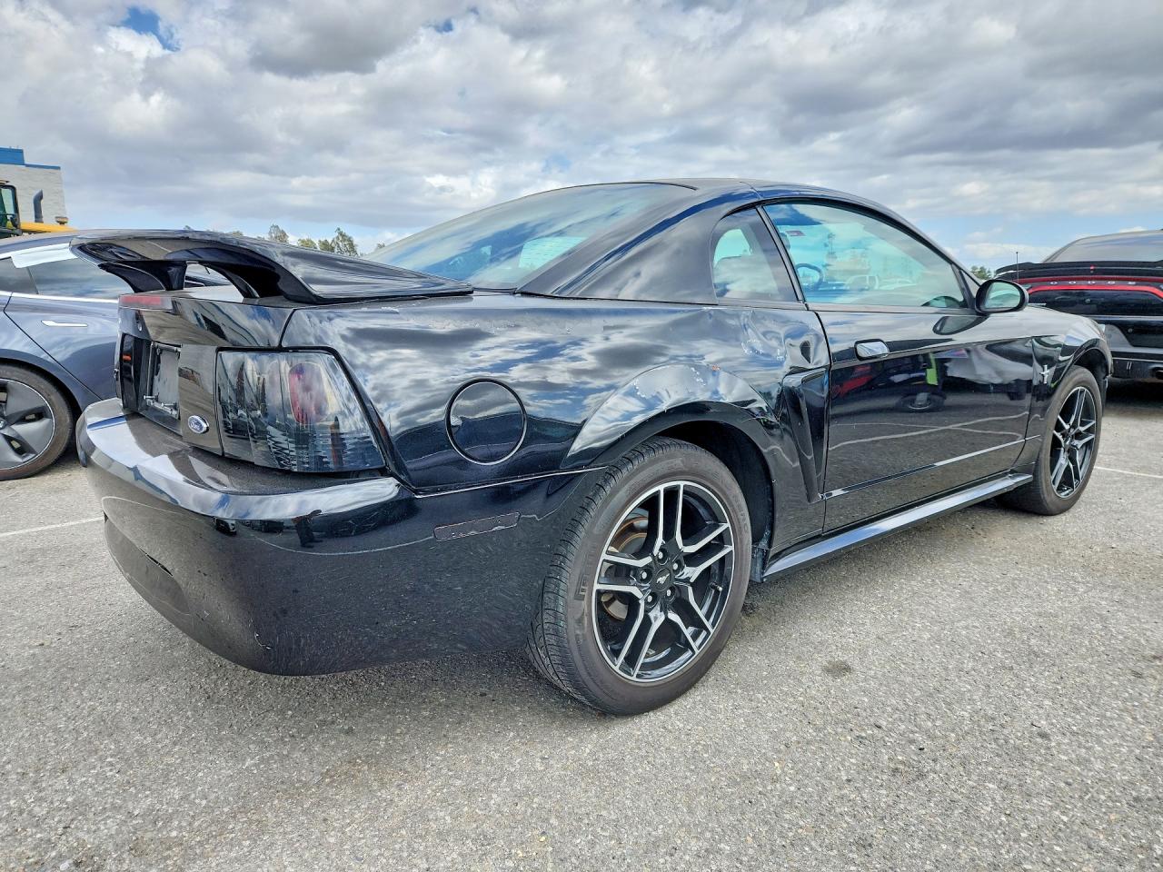 2001 FORD MUSTANG
