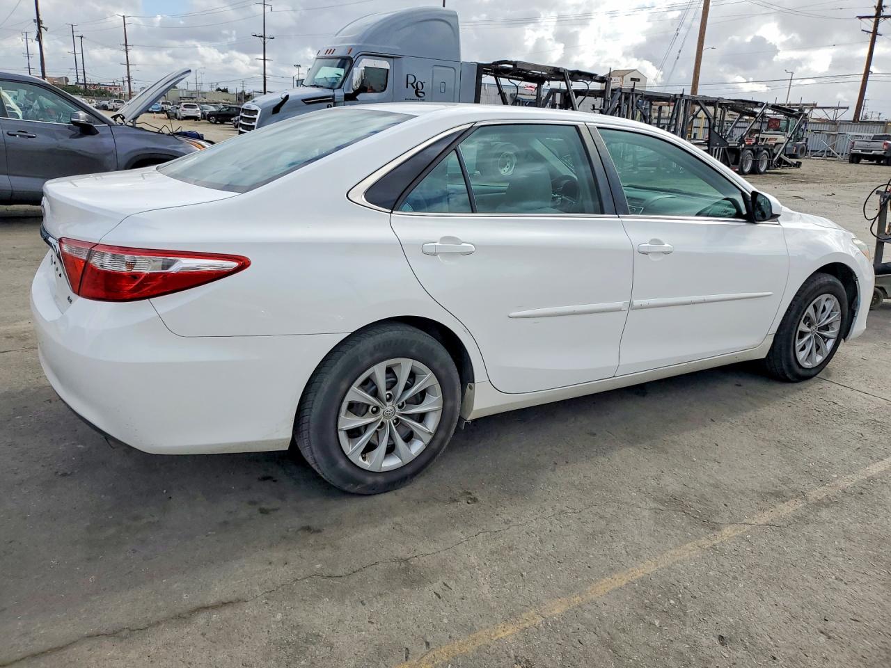 2015 TOYOTA CAMRY